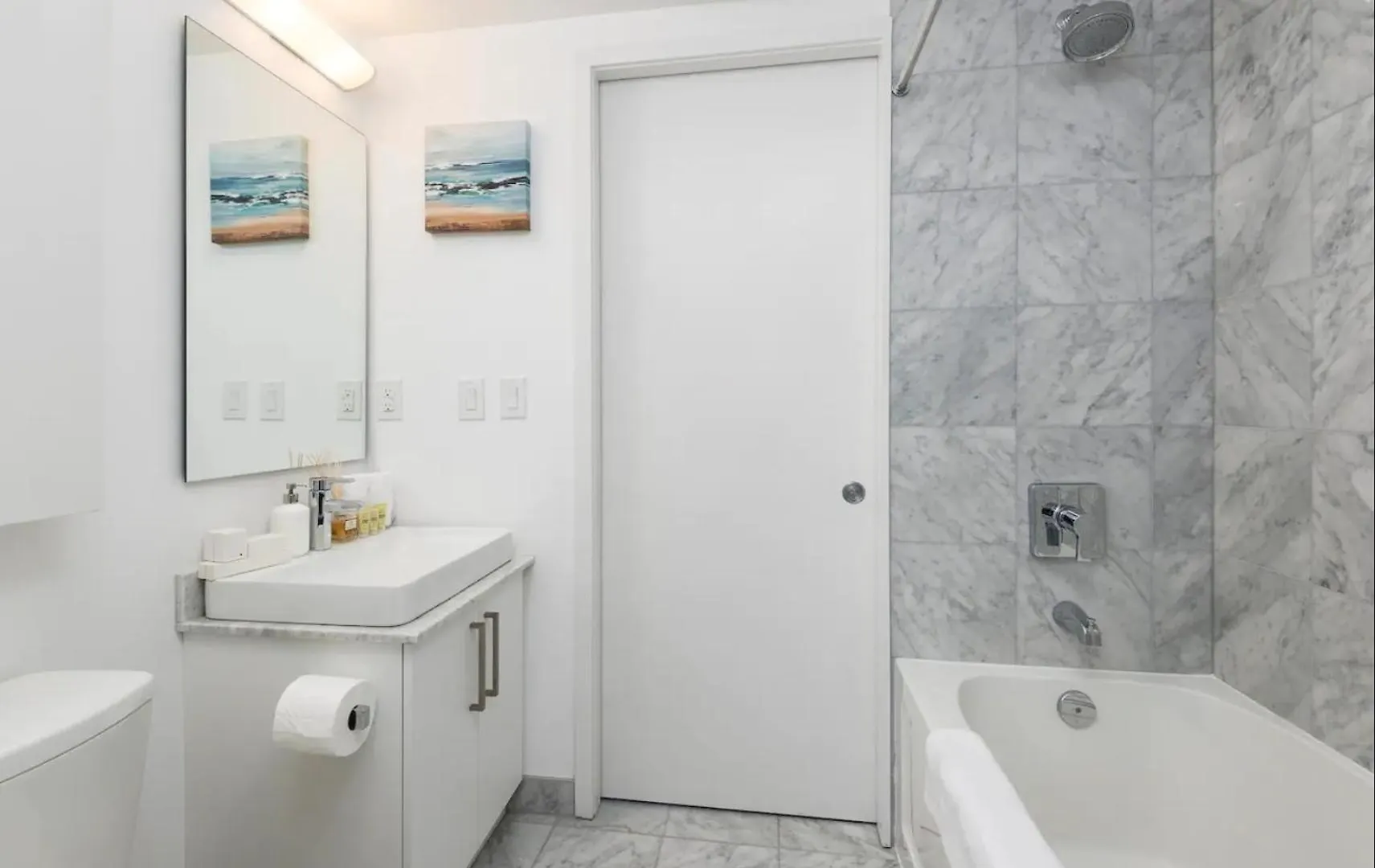 Executive 1 Bedroom Condo - Cn Tower & City View Toronto Apartment